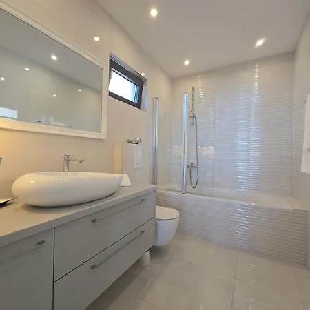 Adria Horizon Villa