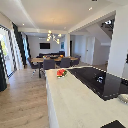 Adria Horizon Villa *