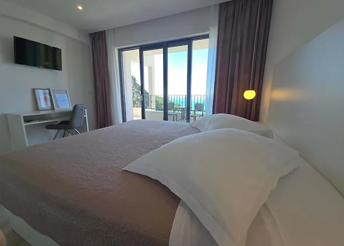 Alta Vista Villa Bast