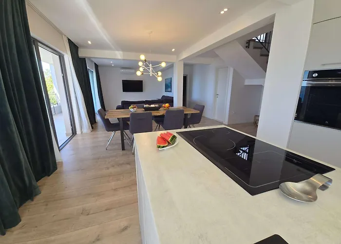 Alta Vista Villa *