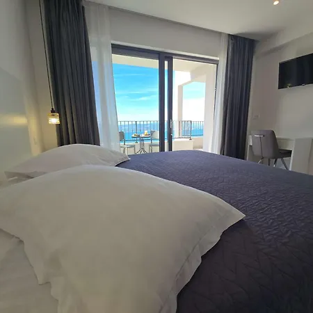 Adria Horizon Villa Bast