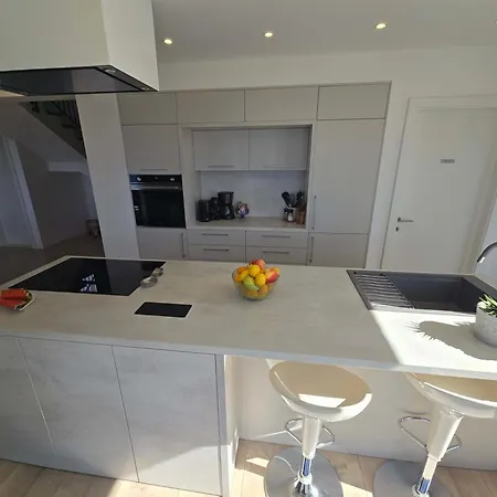 Adria Horizon Villa Bast